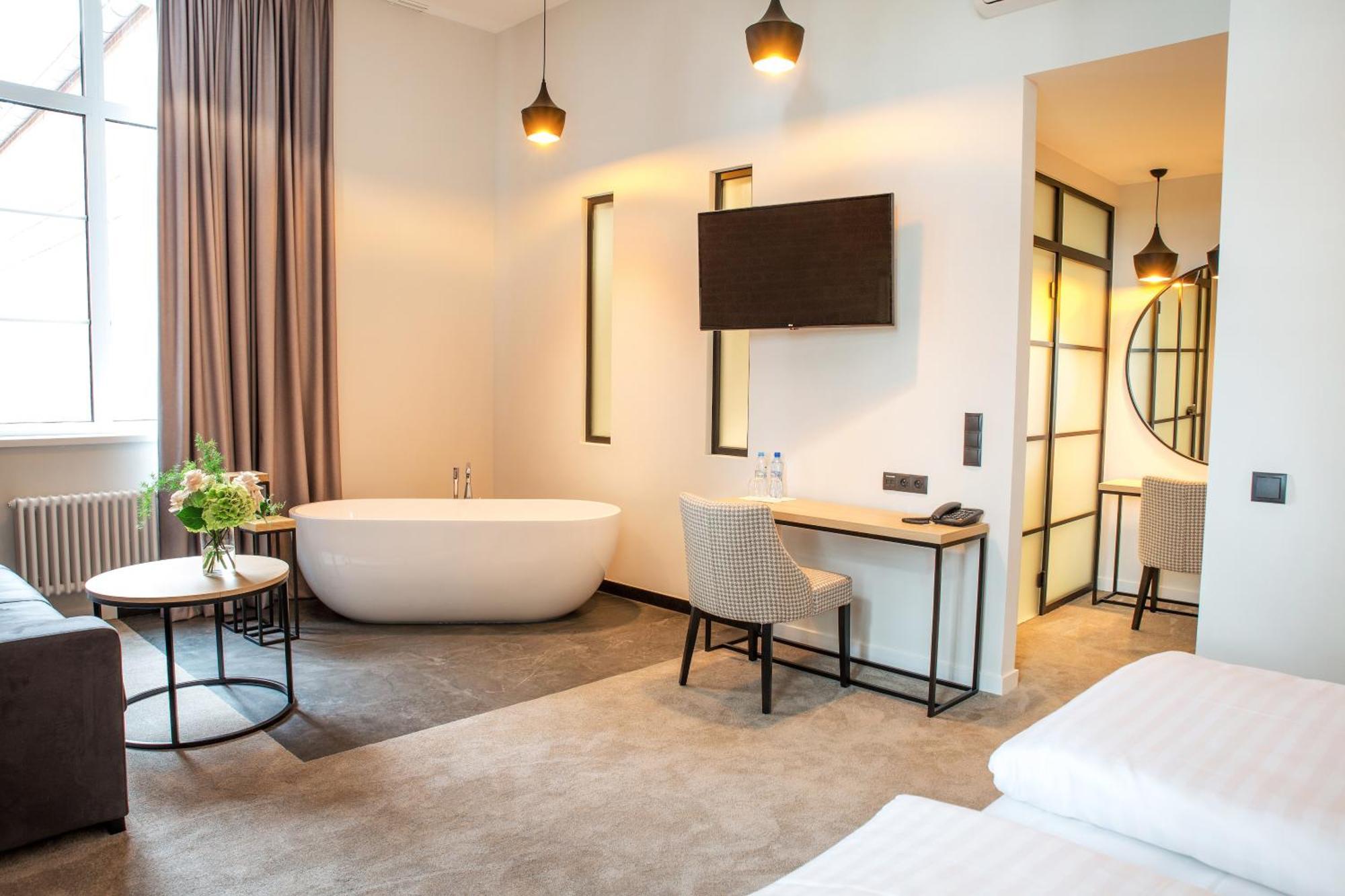Hotel Hugo Business & Spa Кендзежин-Козле Экстерьер фото